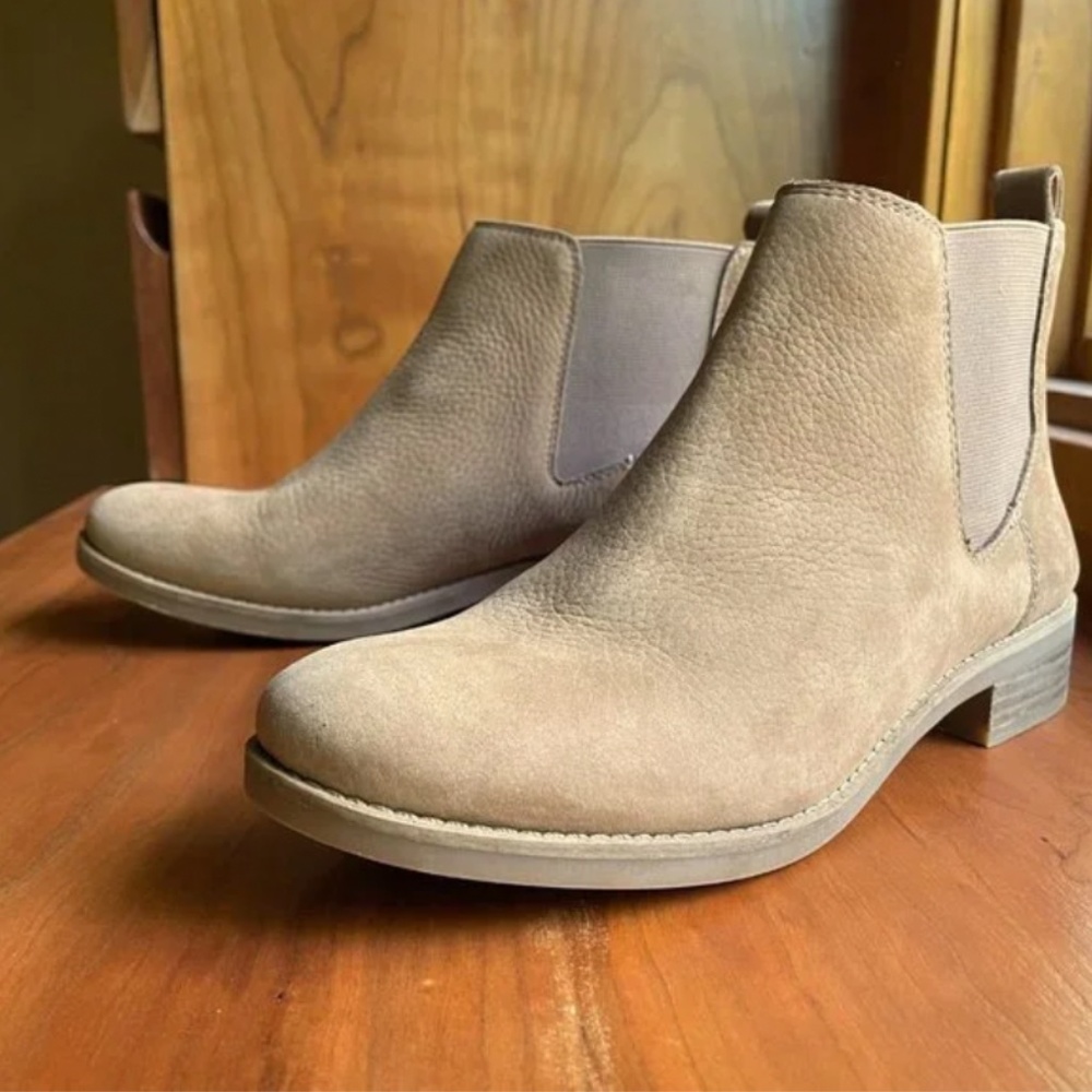 NEW Lucky Brand Noahh Chelsea Ankle Boot 8